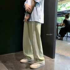 浅绿色