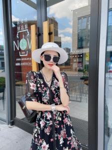 显示连衣裙,女装连衣裙,布萱