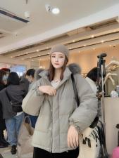 现货冬季韩版面包羽绒带毛领，女装，涵美人