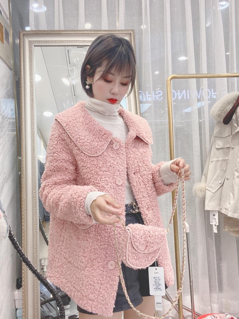 冬装新款，皮毛一体配包包。，女装，时尚名门