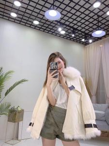 ZHG8105洋气亮皮真狐狸毛领内胆羽绒保暖皮草外套，女装皮草，L·H·X