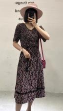 现货:夏季新款韩版碎花压褶连衣裙，女装连衣裙，卡多多