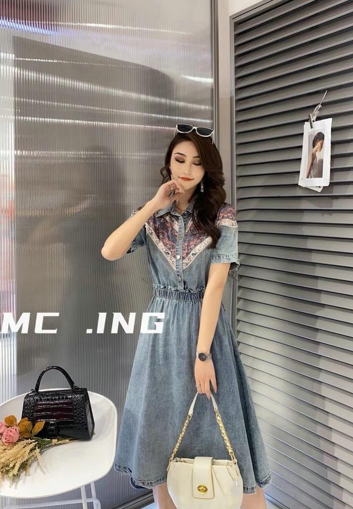 夏季新款流苏设计牛仔连衣裙，女装连衣裙，泡泡糖