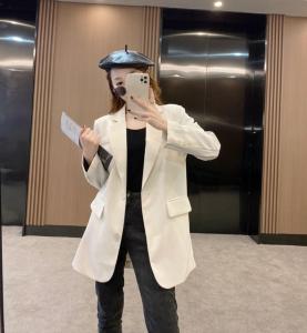 白色西装外套女2021春新款高级感炸街网红薄款设计感小众西服,女装西装,香丽迪