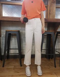 2021新款裤脚开叉牛仔棉小直筒裤黑、白两色,女装,简 影