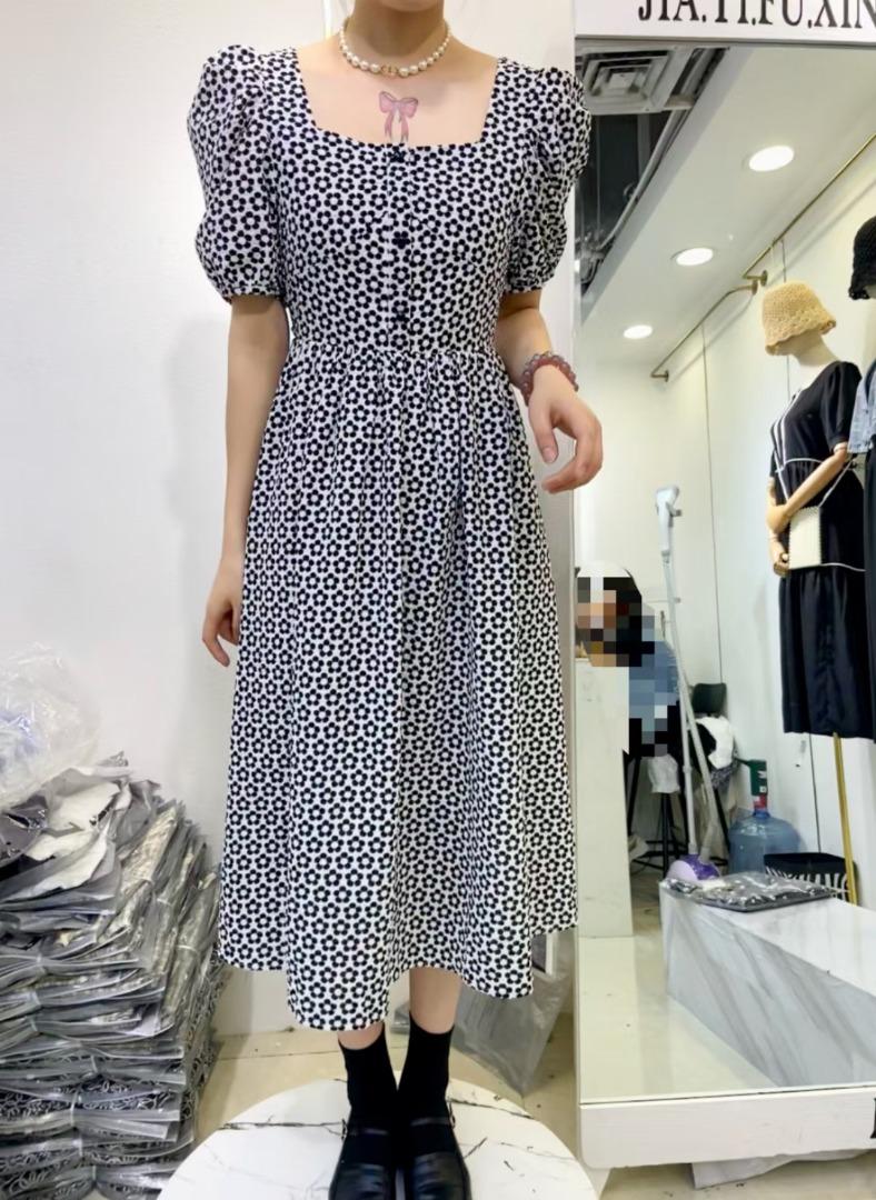 小梅花连衣裙，女装连衣裙，时尚秀衣阁