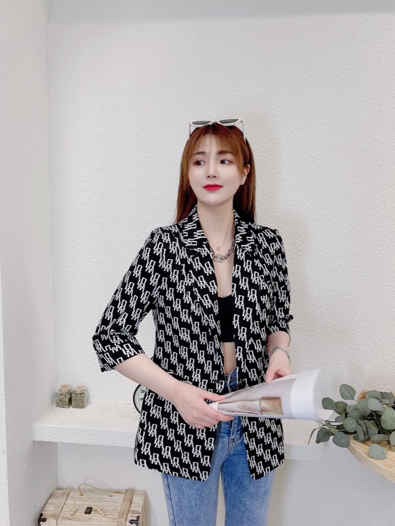 现货夏季新款字母图案修身薄西服，女装，韩衫衣社