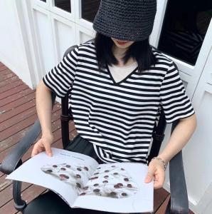 针织条纹T恤,女装T恤,东方模特