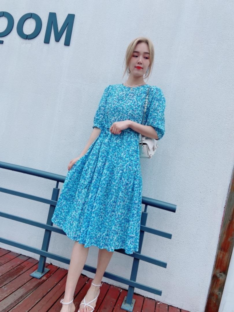 夏季新款碎花连衣裙，女装连衣裙，依岸