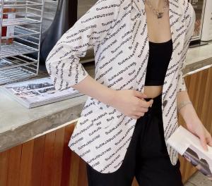 现货夏季新款字母图案袖子褶皱薄西服,女装,韩衫衣社