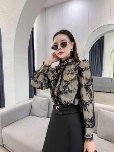 女装