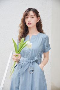 V领收腰连衣裙,女装连衣裙,慕尚依依