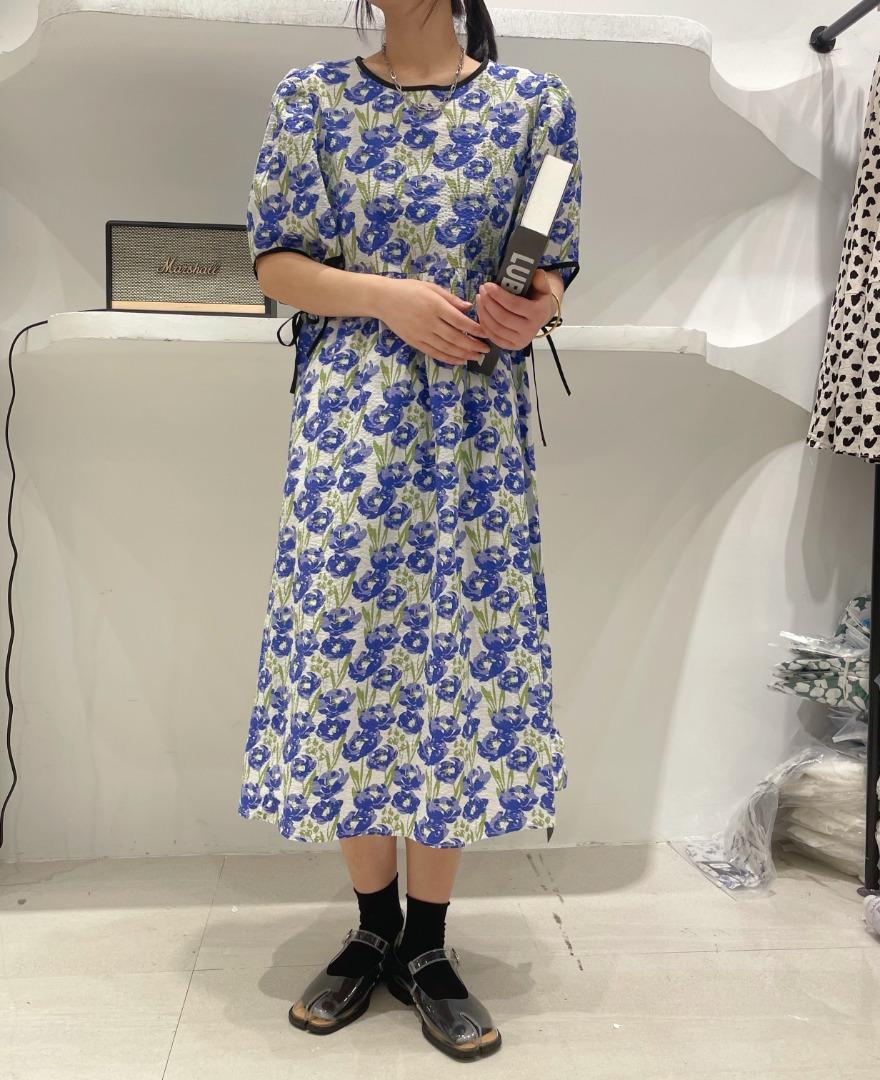 新款花色连衣裙，女装连衣裙，素名