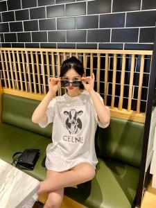 三维立体牛气冲天图?夜光发光个性宽松显瘦大板T,女装,拉菲·玛索