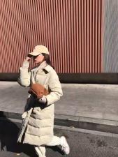 DG858韩版2021新款翻领系带中长款过膝百分百白鸭羽绒服，女装羽绒服，L·H·X