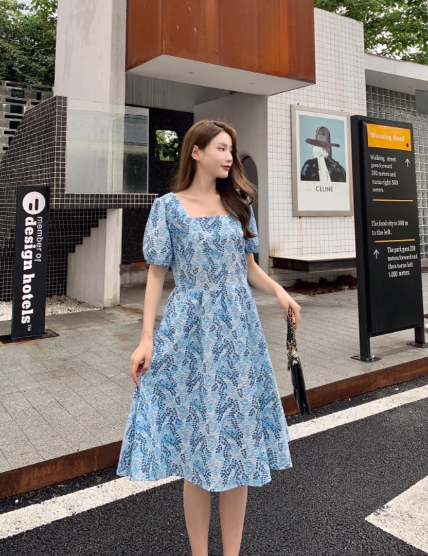 夏季新款，碎花连衣裙。，女装连衣裙，变格
