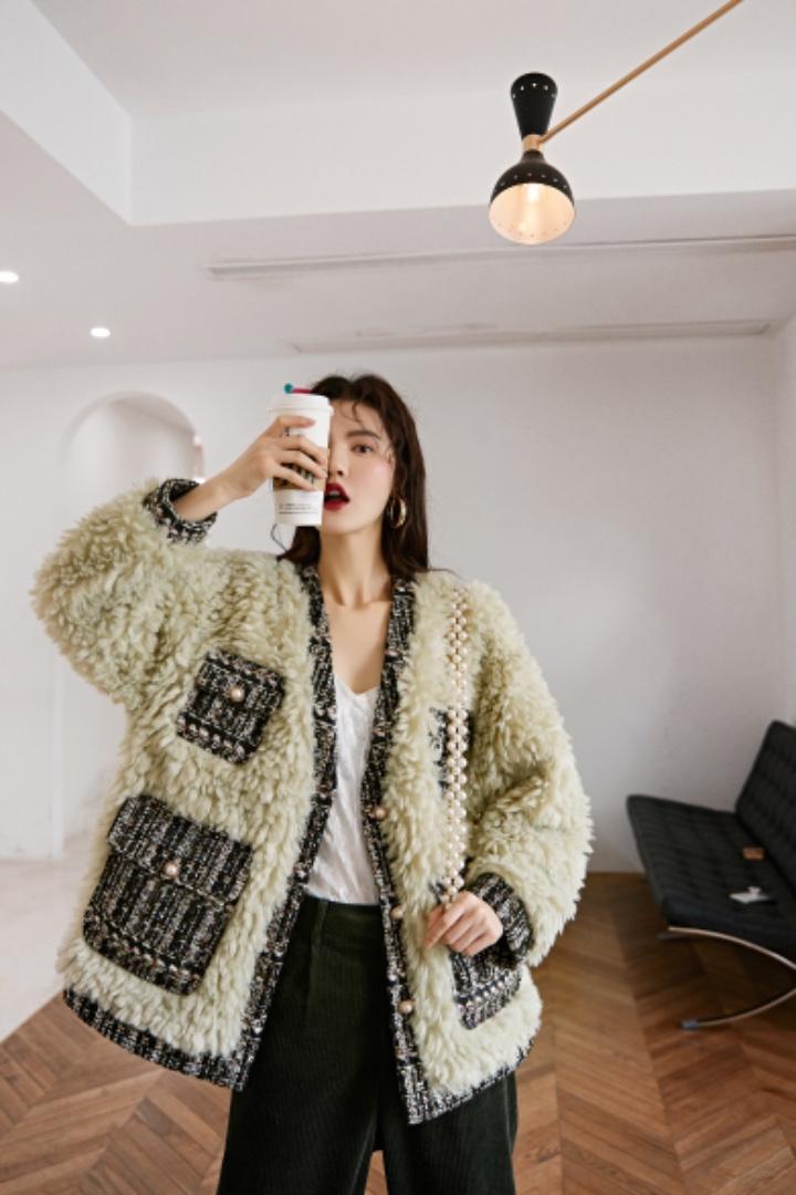 绿色羊羔毛外套，女装，YOUER DENG