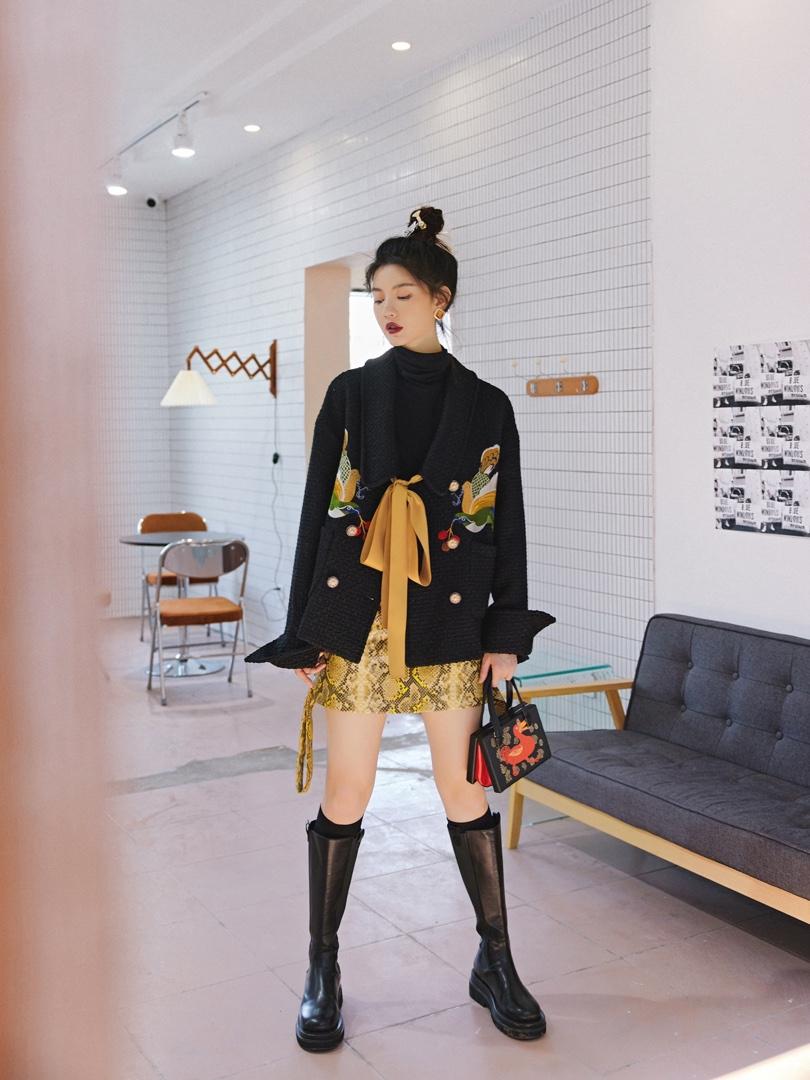 黑色粗纺绣花夹棉外套，女装，YOUER DENG