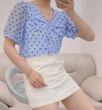 设计师款小衫洋气百搭，女装，依洛菲