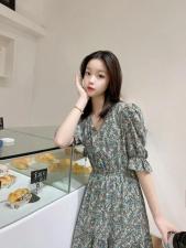 韩版碎花连衣裙，女装连衣裙，布依快线