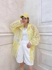 W773欧洲站夏季新款时尚休闲潮接接大版字母印花防晒衣，女装，L·H·X
