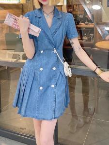 女装