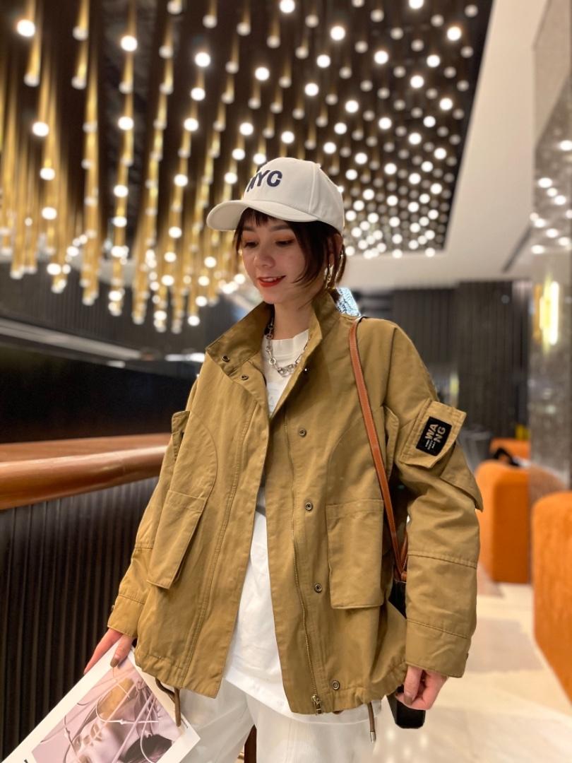 贴标风衣，女装风衣，跳跳谷