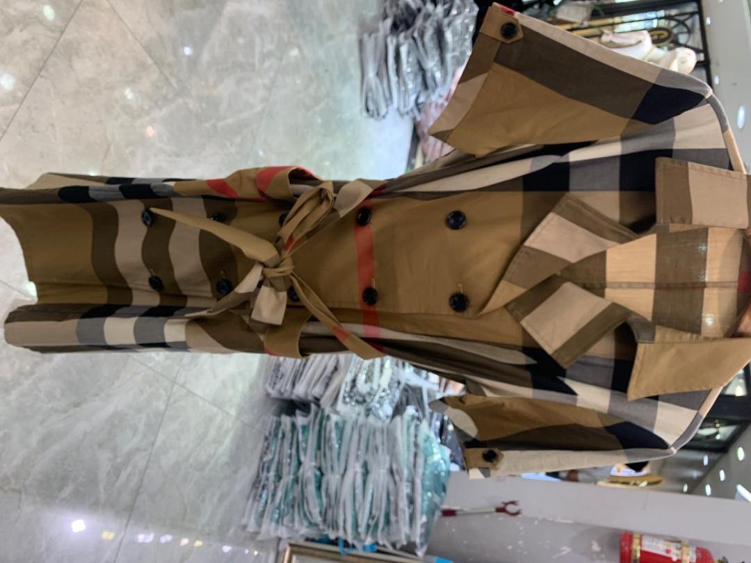 宝格连衣裙，女装连衣裙，艳媚玲