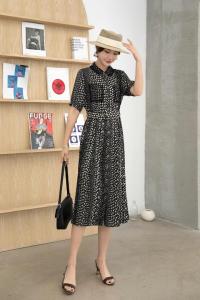夏装连衣裙l，女装连衣裙，到位