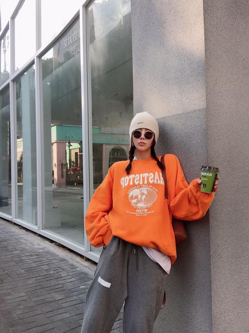 亮色加绒地球卫衣均码，女装卫衣/绒衫，尚映
