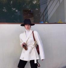 新款羊绒加腰带SML三个码，女装，尚映