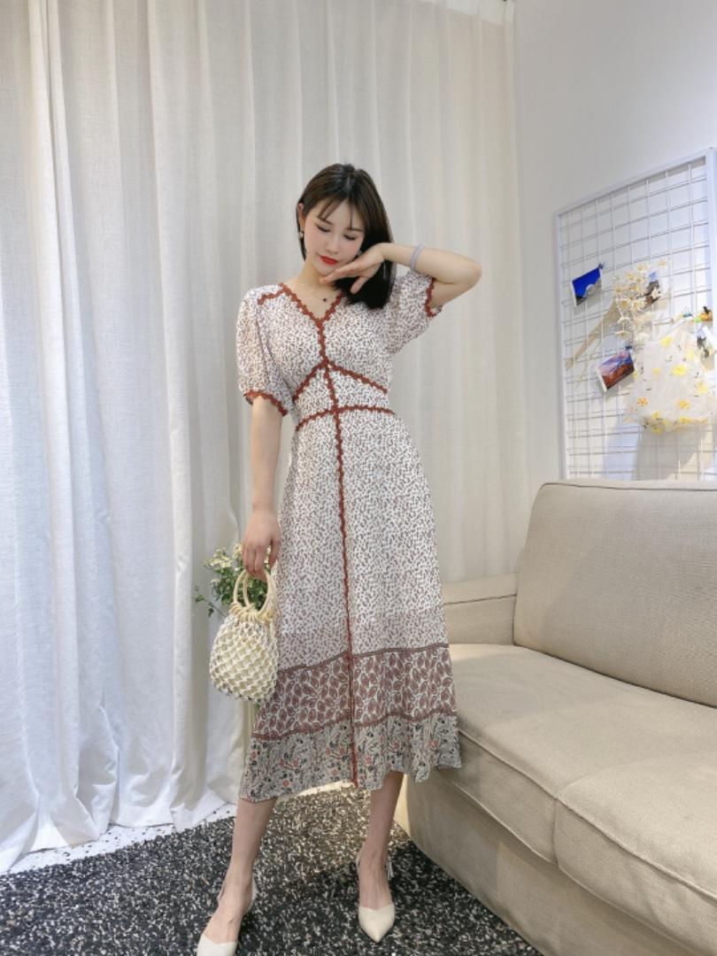 DINOBIENS 定位花定制面料，女装，迪诺比亚