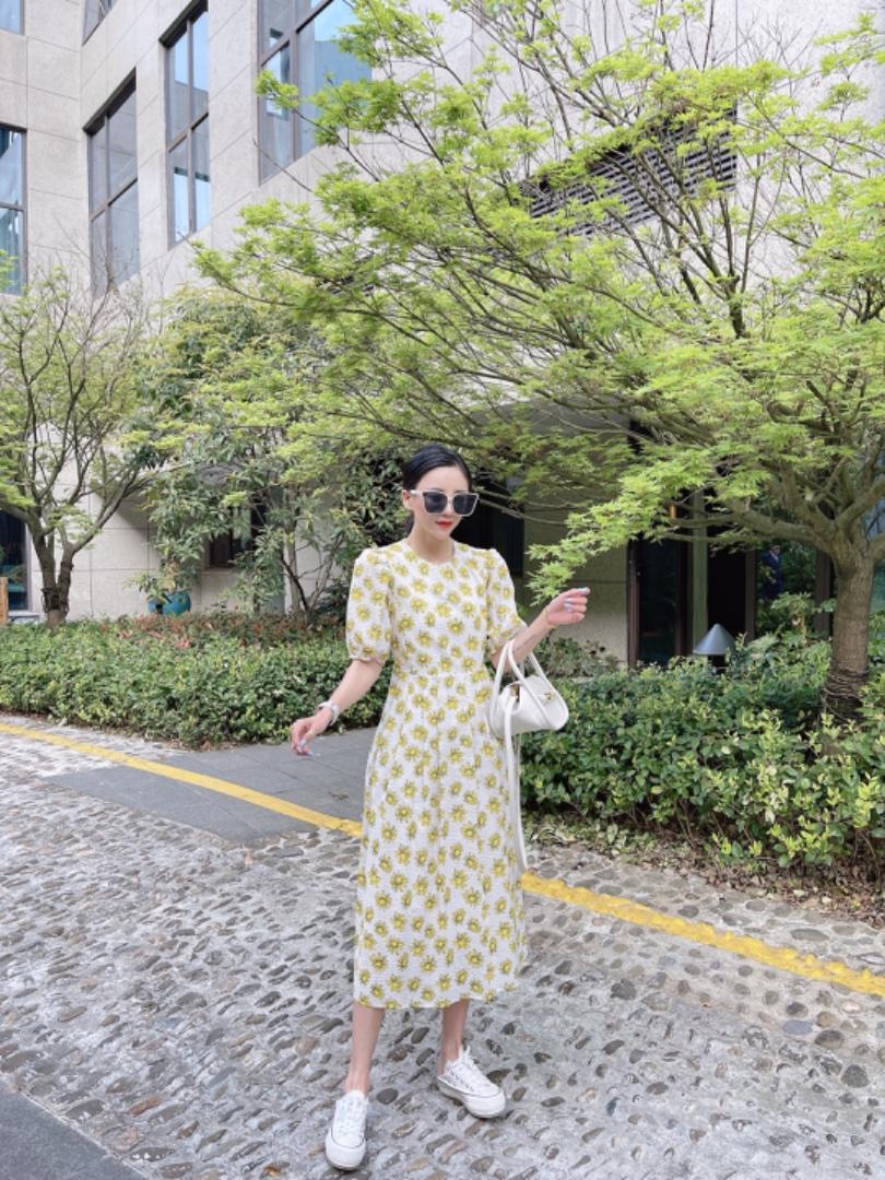 连衣裙火爆，女装连衣裙，钱唐名店