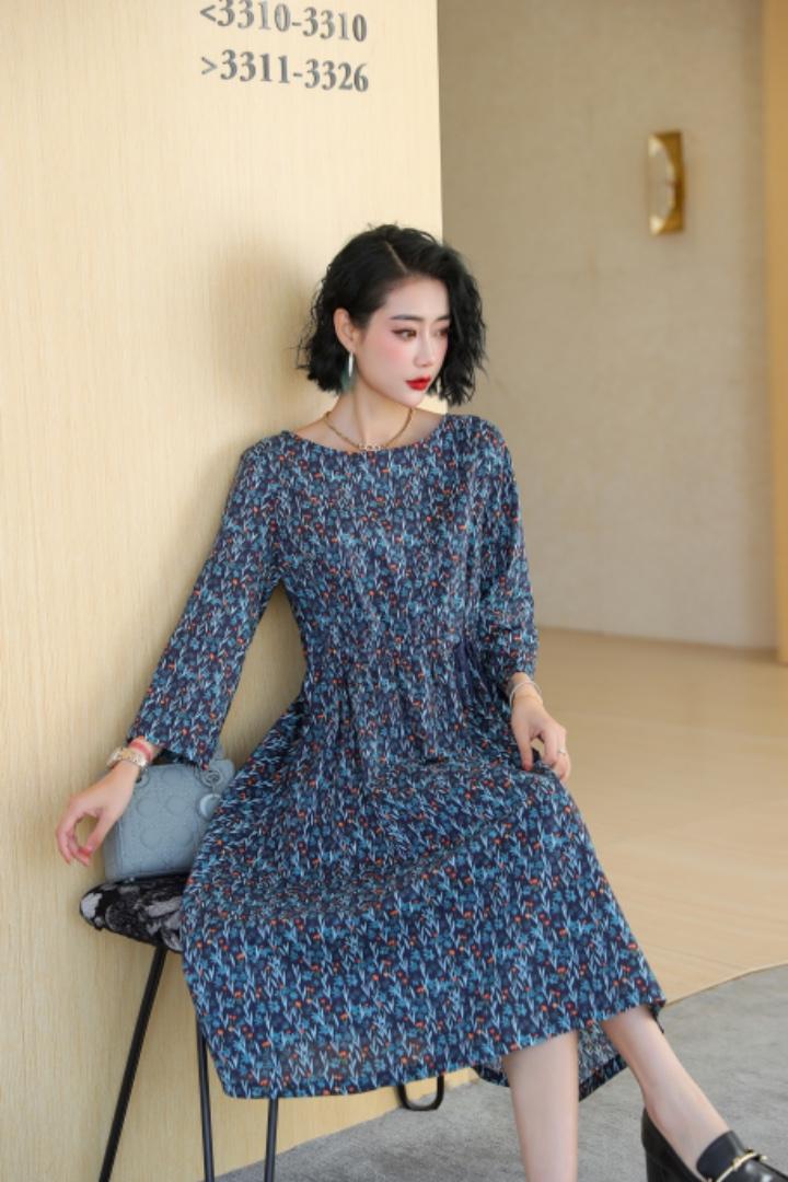 设计精巧的连衣裙，能修饰身型，塑造优雅气质的女性形象。，女装连衣裙，卓儿衣人