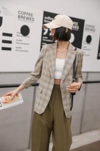 现货 2021新春瘦身格子西服，女装，锦华秀逸