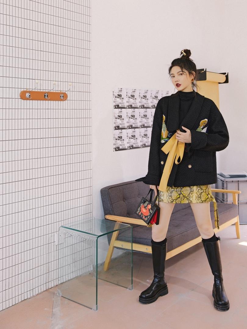 黑色粗纺绣花夹棉外套，女装，YOUER DENG