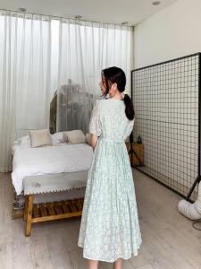 美美连衣裙,女装连衣裙,莲依莲