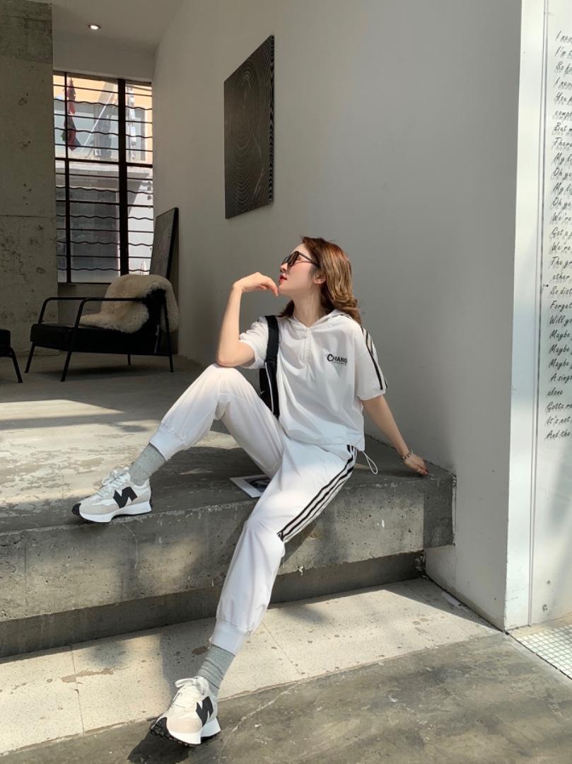 款号0608夏款休闲时尚运动套装现货，女装职业装，ciytorviar 仙度维拉