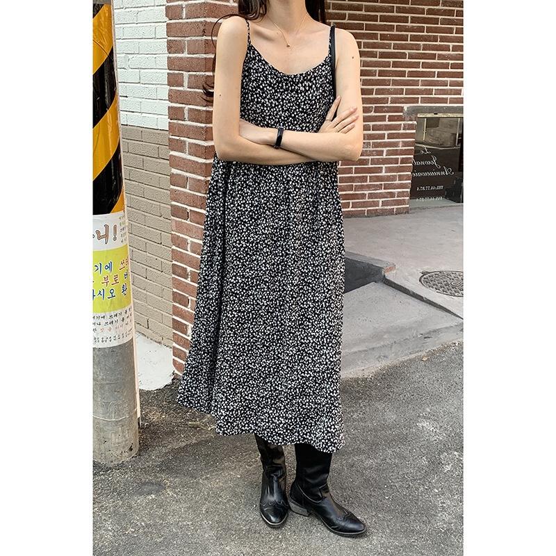 【现货】夏季新款压皱吊带连衣裙，女装背心吊带，木可可木R