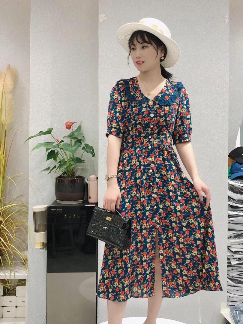 夏季韩版碎花连衣裙，女装连衣裙，巴厘时尚