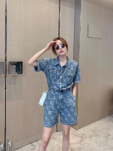 女装
