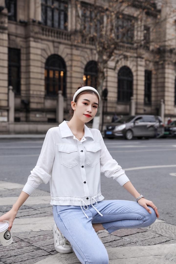 时尚小清晰黑白两色百搭衬衫，女装衬衫，百变诱惑