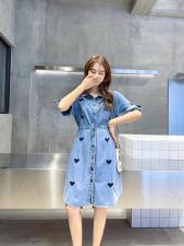 爱心牛仔裙，女装，依挺好