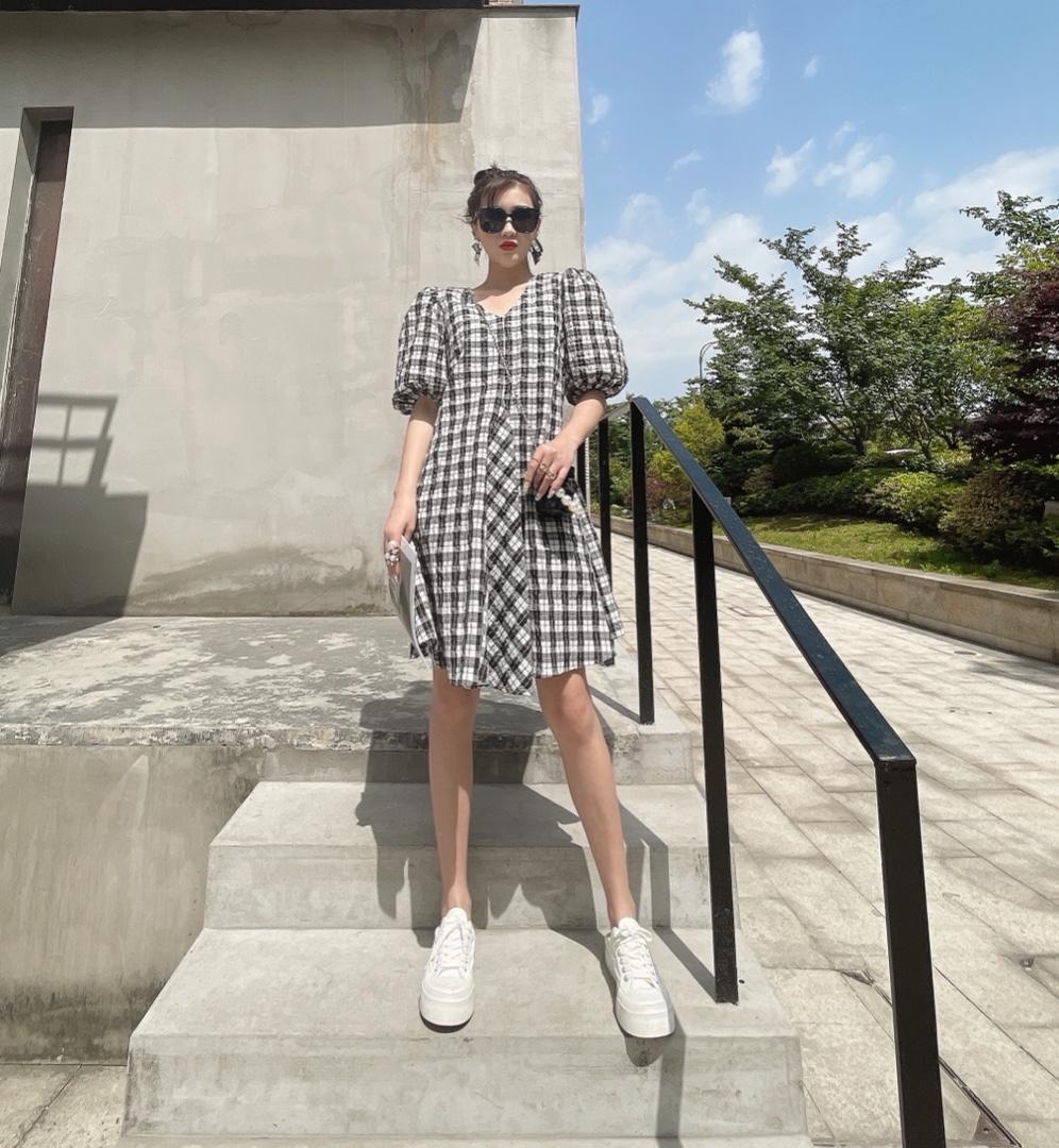 夏季新款韩版连衣裙，女装连衣裙，米壹