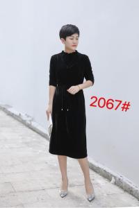 小立领系腰带丝绒连衣裙,女装连衣裙,罗兰春天