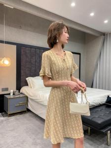 修身短款碎花连衣裙,女装连衣裙,荷塘月色