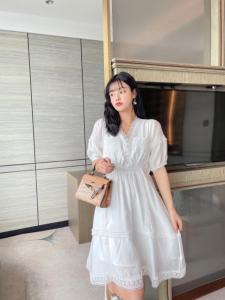 【现货】夏季新款 韩版v领口袋蕾丝连体裙,女装,裴兔子