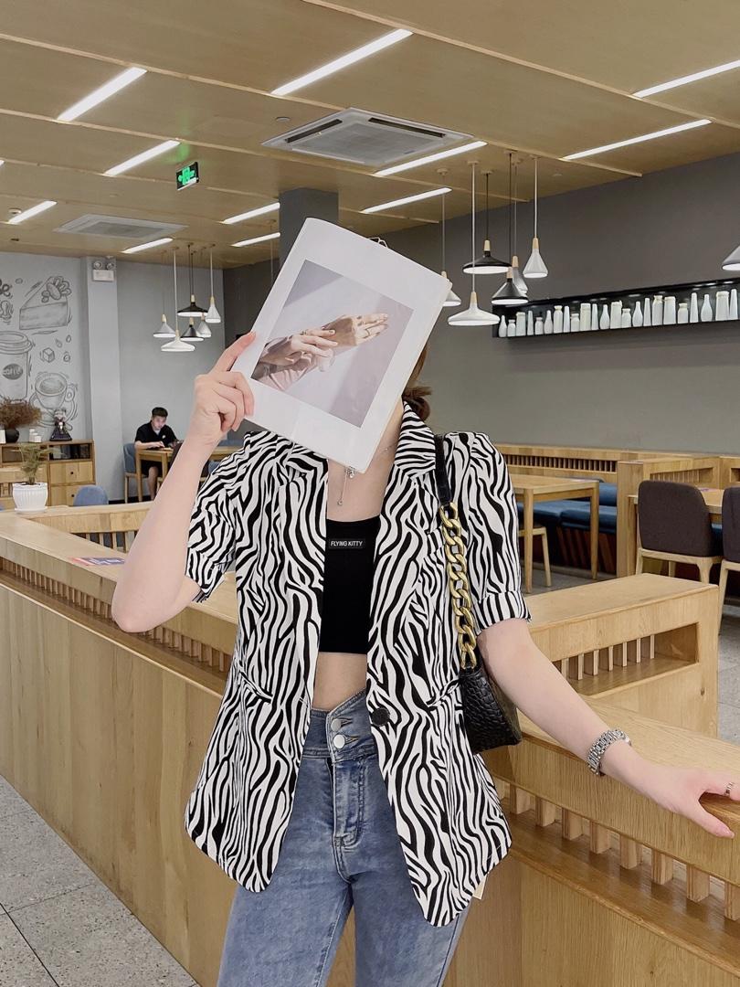 现货夏季斑马纹新款修身西服，女装，韩衫衣社