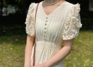 小灯笼袖连衣裙，女装连衣裙，Must Bloom绽放