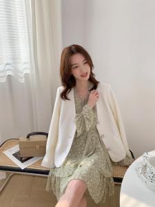 TWTIUWOO-21春季新品 V领气质外套,女装,她物